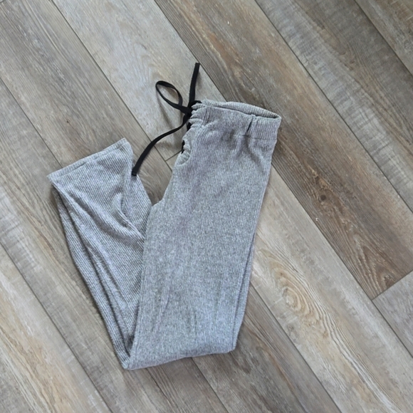 Gray lounge pants - Picture 10 of 10